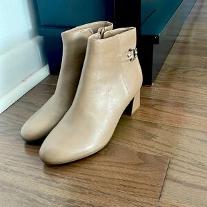 Bandolino booties size 5.5